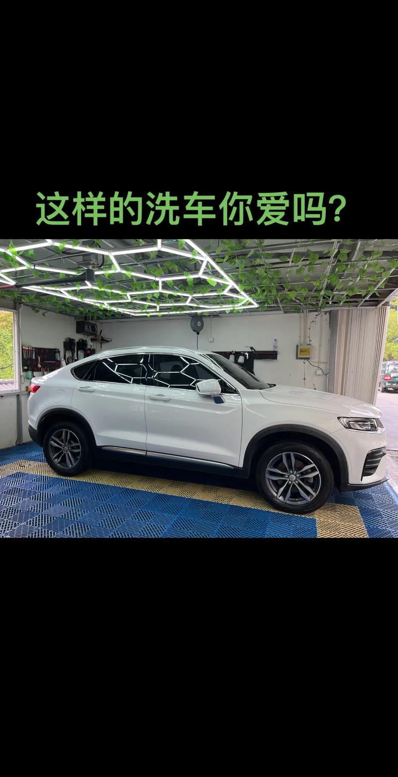 内饰清洗:打造汽车清新空间的艺术